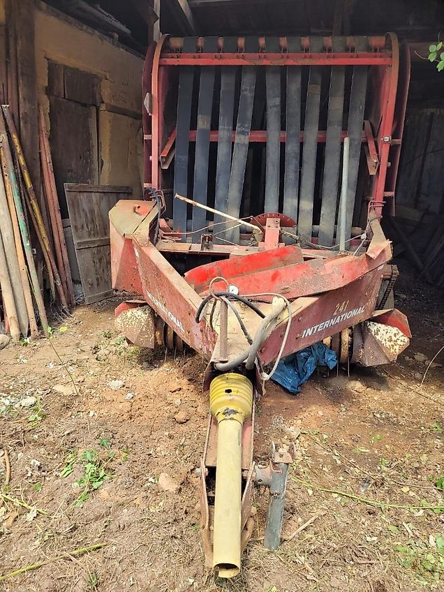 Case IH Rundballenpresse 241