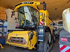 New Holland CR 8.90