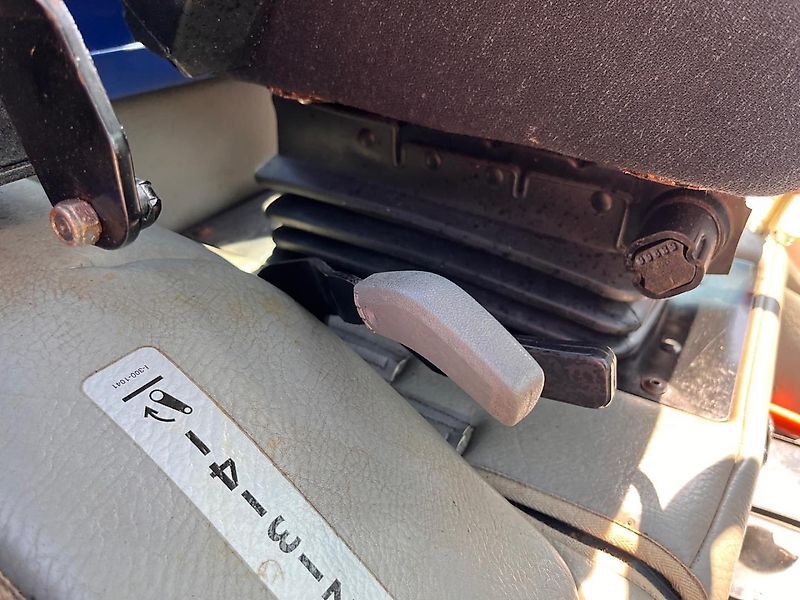 Iseki Iseki TM 3215 AHLK Kommunaltraktor Schlepper Winterdienst Traktor