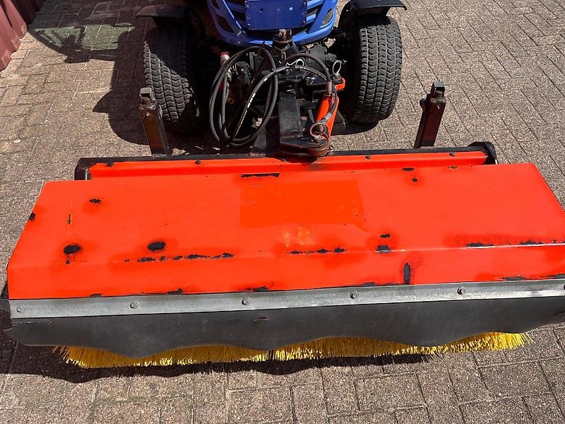 Iseki Iseki TM 3215 AHLK Kommunaltraktor Schlepper Winterdienst Traktor