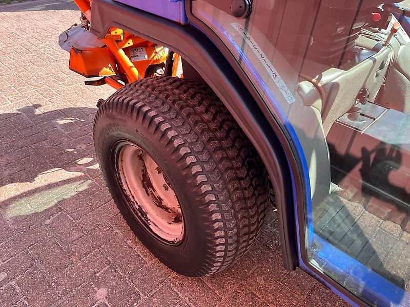 Iseki Iseki TM 3215 AHLK Kommunaltraktor Schlepper Winterdienst Traktor