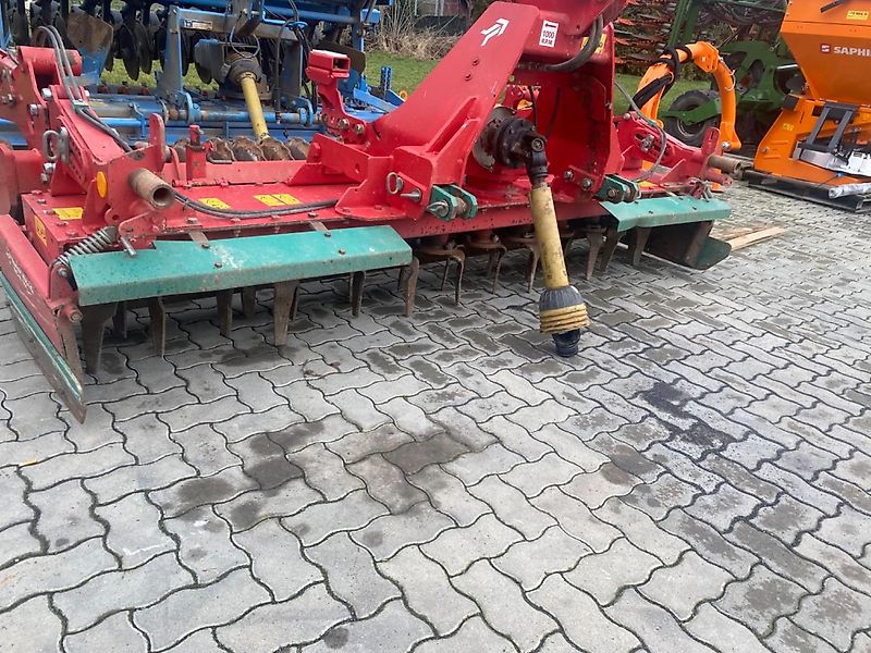 Kverneland NG-M 101 mit Kerner Walze