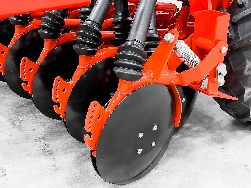 Gaspardo Nina 300 seed drill, 3 m working width, 500 liter seed hopper, 12 cm row spacing, track eradicator