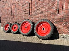 Pflegeräder Claas John Deere