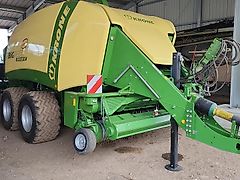 Krone BiG Pack HDP 1290 XC mit BaleCollect