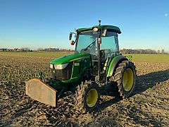 John Deere 4049R