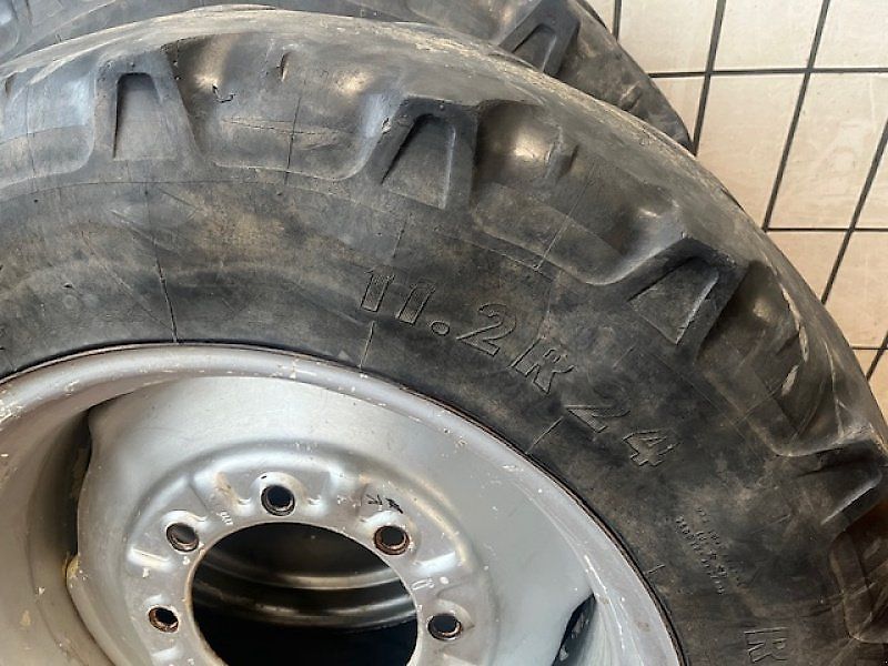 Case 11,2-24 8 Loch 275/220