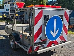 Horizont LED Absperrtafel VZ616 FAT Verkehrsleittafel Verkehrssicherungsanhänger Sperrwand Nissen Trebbiner