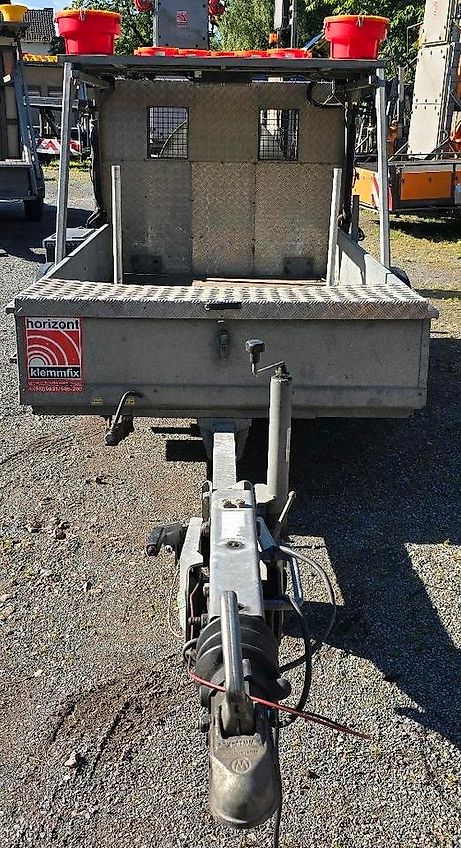 Horizont LED Absperrtafel VZ616 FAT Verkehrsleittafel Verkehrssicherungsanhänger Sperrwand Nissen Trebbiner