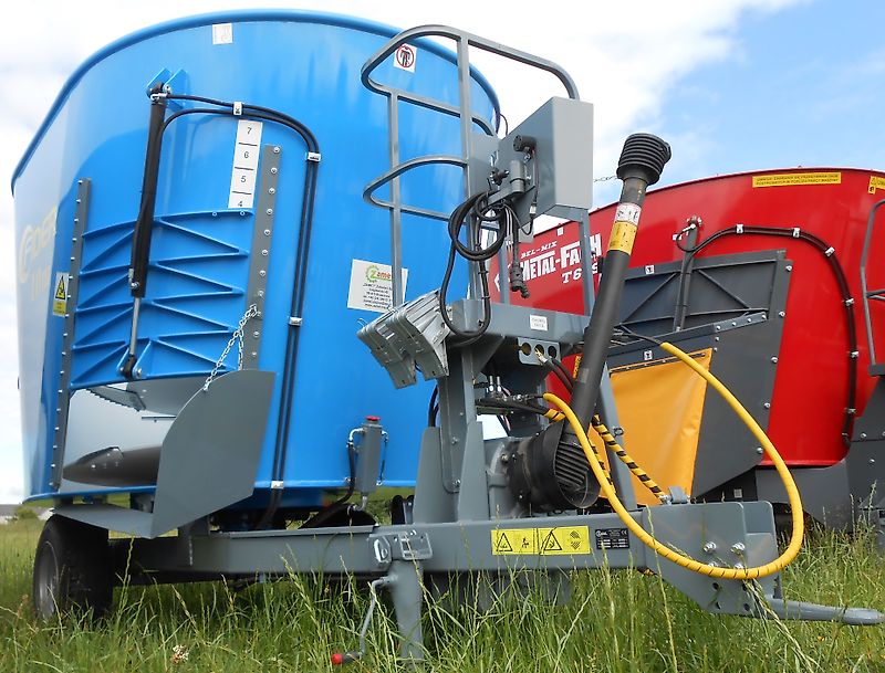 ZAMET FIDER Wóz paszowy FIDER 12 m3 / Futtermischwagen FIDER 12m3 / El carro de alimentación FIDER 12 m3