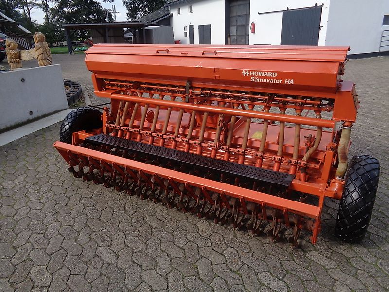 Howard Howard Sämavator 235 cm Arbeitsbreite in Topzustand Frässmesser 100 Prozent mit Pakerwalze ideal zur Direktsaat in Grünland & Ackerland mit Breitsaatausläufen bzw. engen Saatrillen