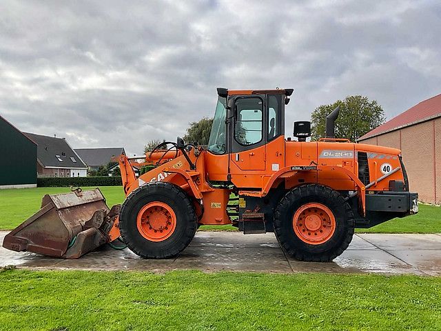 Doosan DL200