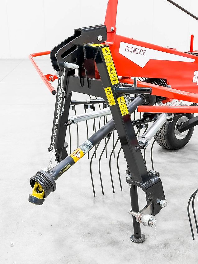 Gaspardo Ponente 420 4.15 m single-arm rake, 1.6 m swath width, working height adjustable from the cab