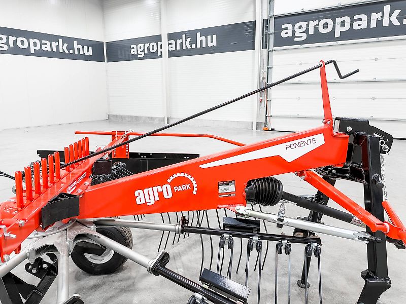 Gaspardo Ponente 420 4.15 m single-arm rake, 1.6 m swath width, working height adjustable from the cab