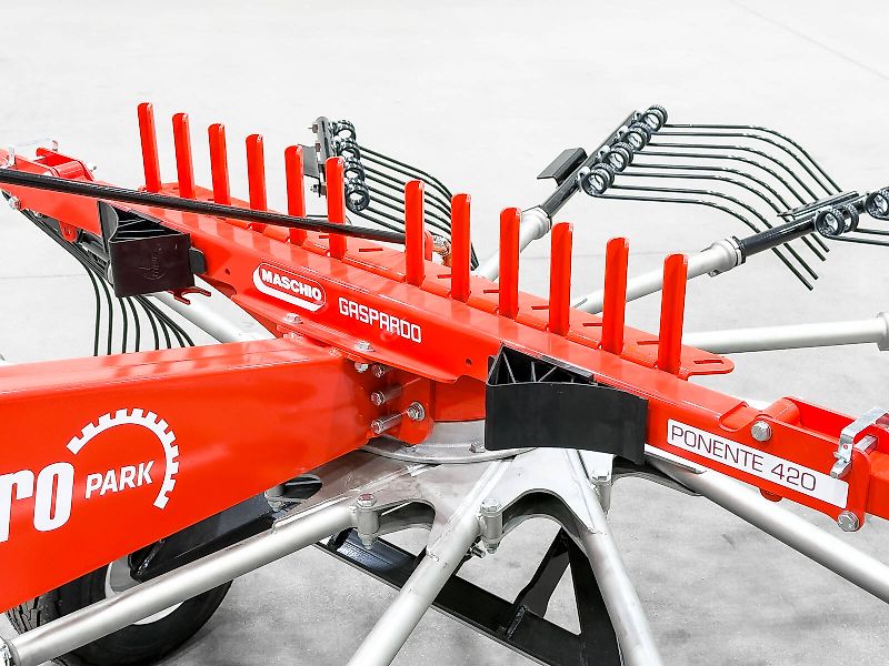 Gaspardo Ponente 420 4.15 m single-arm rake, 1.6 m swath width, working height adjustable from the cab