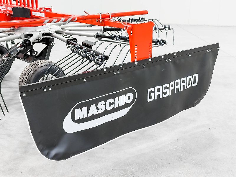 Gaspardo Ponente 420 4.15 m single-arm rake, 1.6 m swath width, working height adjustable from the cab