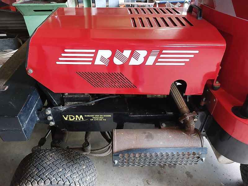 Krone Rubi kubota motor grasmaaier en klepelmaaier