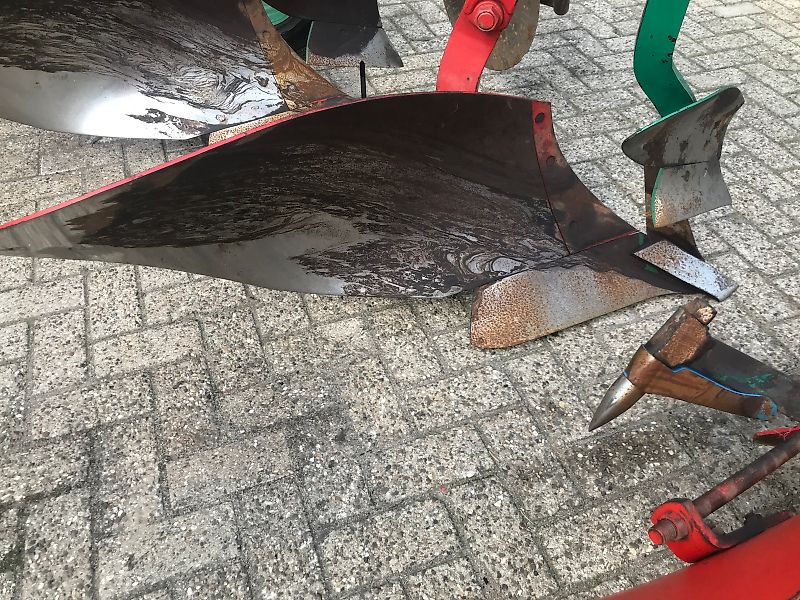 Kverneland LD85 4-schaar met vorenpakker