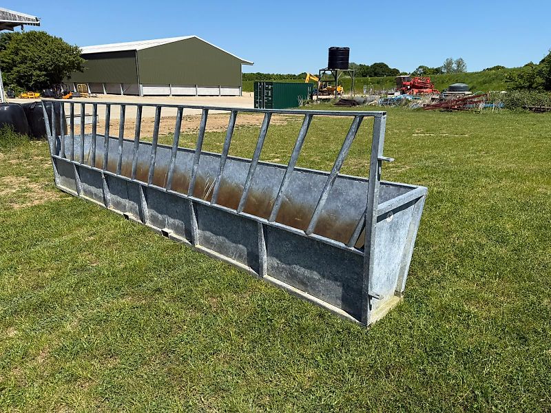 Feed Barrier and Trough