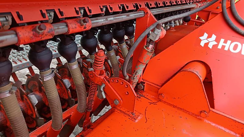 Howard Howard Sämavator Direktsaatgerät&Schutzvlies Optional mit Vorbaugrubber 20 Saatrohren Drehbar für Breitsaatablage mit Pakerwalze zur Saatgutfixierung Fahrgassenschaltung Hydraulische Ausführung Rotorklingen 100%