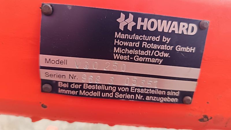 Howard Howard Sämavator Direktsaatgerät&Schutzvlies Optional mit Vorbaugrubber 20 Saatrohren Drehbar für Breitsaatablage mit Pakerwalze zur Saatgutfixierung Fahrgassenschaltung Hydraulische Ausführung Rotorklingen 100%