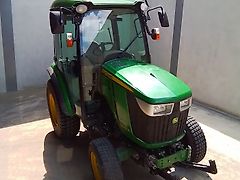 John Deere 3045R Schlepper Traktor Kommunal