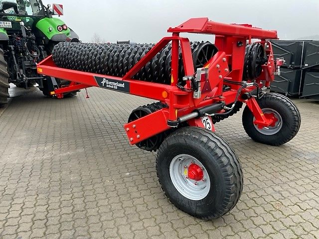 Kverneland Actiroll 830