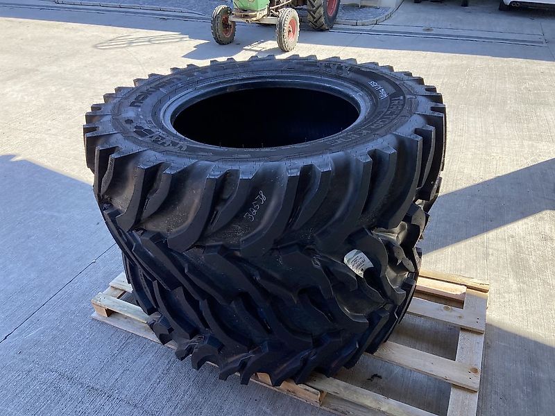 Nokian 540/65R28 + 650/65R38 NEU