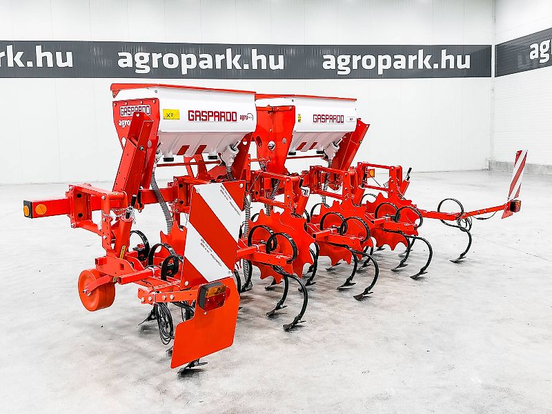 Gaspardo HP4 4-row inter-row cultivator, 2 x 160 l fertilizer hoppers, folding frame