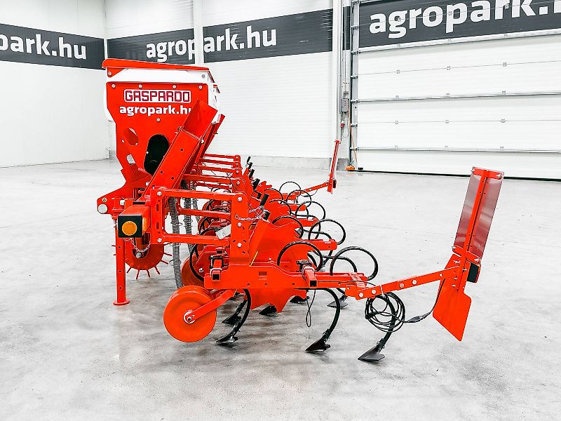 Gaspardo HP4 4-row inter-row cultivator, 2 x 160 l fertilizer hoppers, folding frame