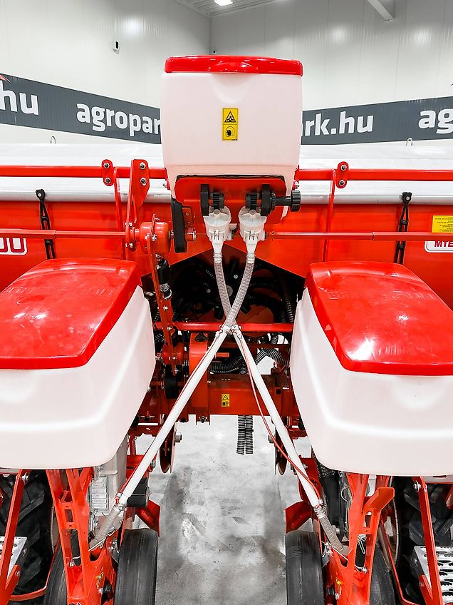 Gaspardo MTE Isotronic 6-row ISOBUS precision seed drill with mechanical microgranulate dispenser