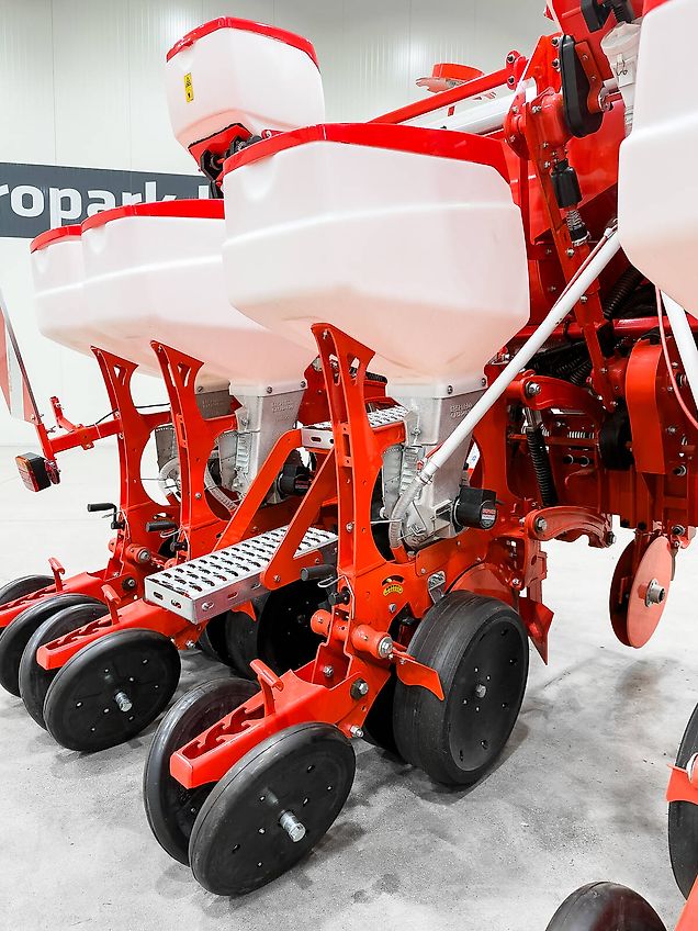 Gaspardo MTE Isotronic 6-row ISOBUS precision seed drill with mechanical microgranulate dispenser