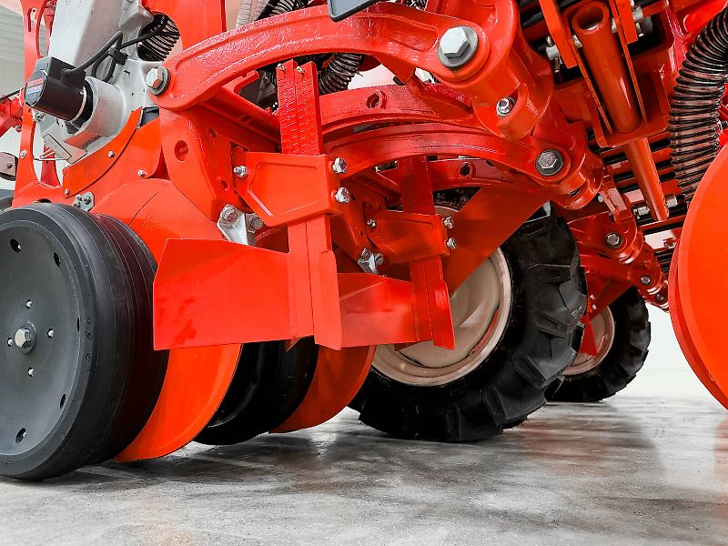 Gaspardo MTE Isotronic 6-row ISOBUS precision seed drill with mechanical microgranulate dispenser