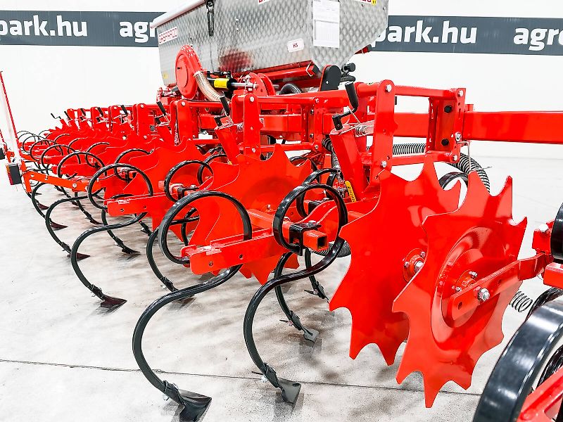 Gaspardo HS8 folding frame, 8-row inter-row cultivator