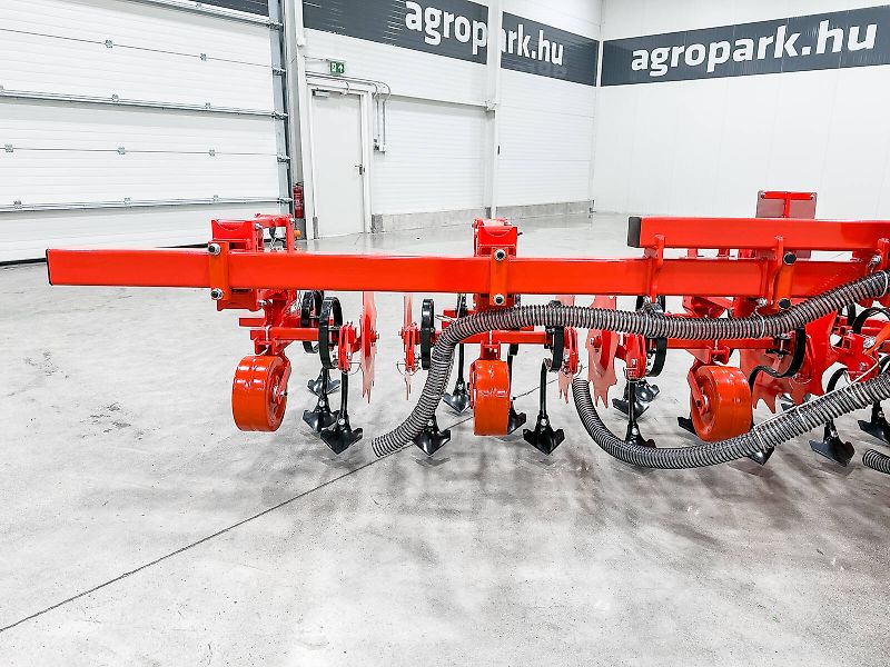 Gaspardo HS8 folding frame, 8-row inter-row cultivator