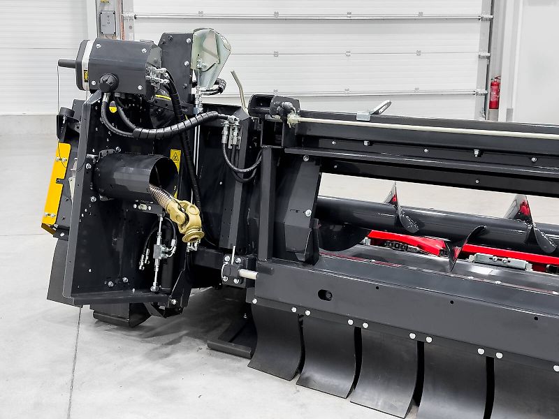 Capello Quasar R6 6 row (75 cm), foldable corn header for John Deere combines