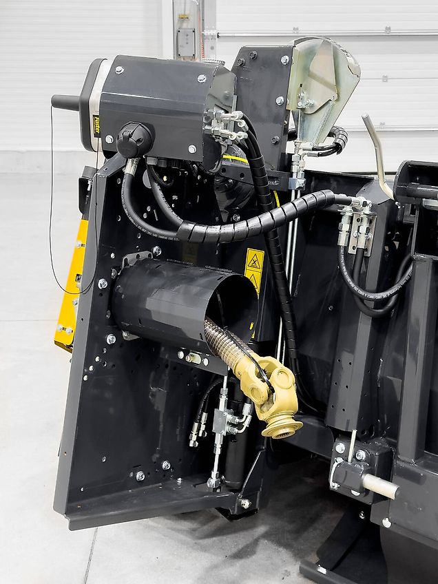 Capello Quasar R6 6 row (75 cm), foldable corn header for John Deere combines