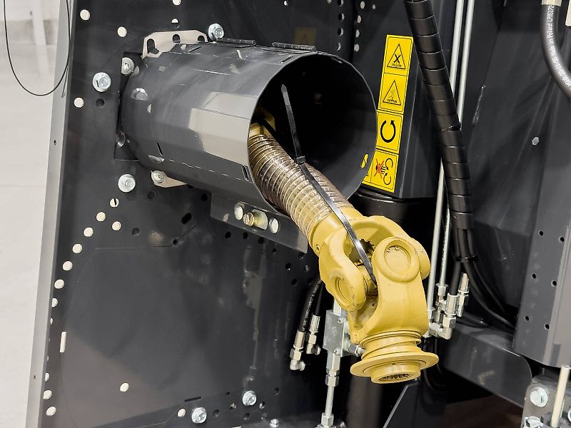 Capello Quasar R6 6 row (75 cm), foldable corn header for John Deere combines