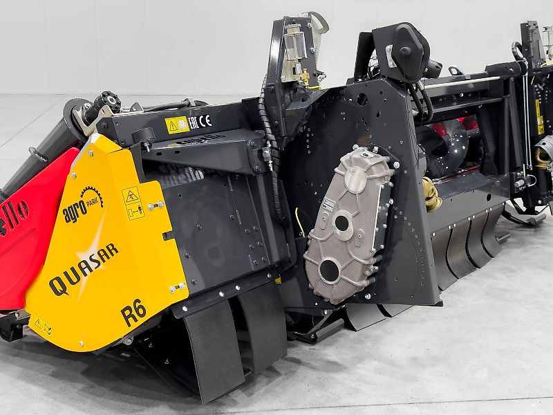 Capello Quasar R6 6 row (75 cm), foldable corn header for John Deere combines