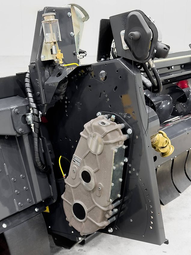 Capello Quasar R6 6 row (75 cm), foldable corn header for John Deere combines