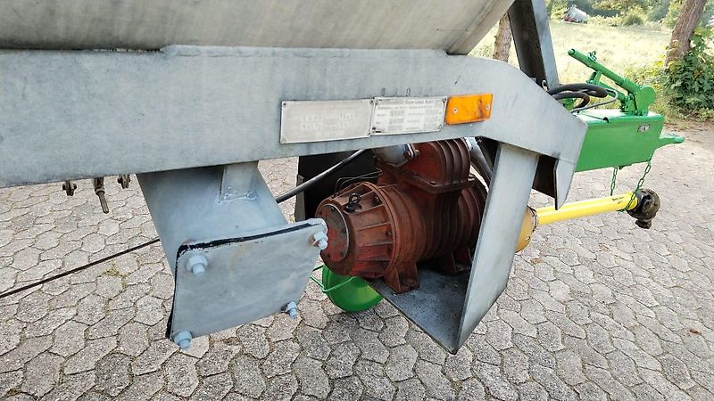 Meyer-Lohne Rekordia Güllefass Wasserwagen 6000 Liter Vakumkompressor Güllewagen 6000 Liter Wassefass 6000 Liter zum Wässern von Anpflanzungen Tandemachse