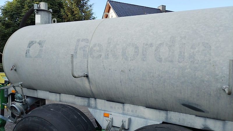 Meyer-Lohne Rekordia Güllefass Wasserwagen 6000 Liter Vakumkompressor Güllewagen 6000 Liter Wassefass 6000 Liter zum Wässern von Anpflanzungen Tandemachse