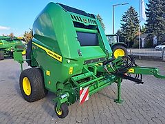 John Deere V451M