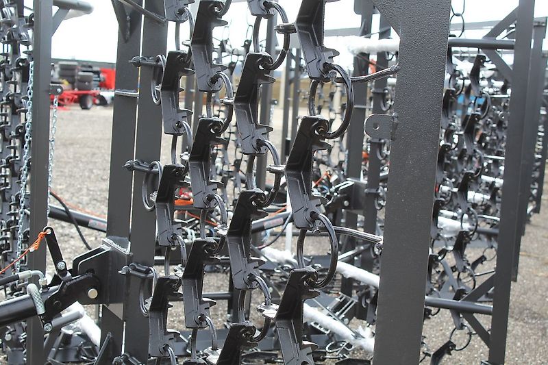 SAT Wiesenschleppe, Wiesenegge - Aktion