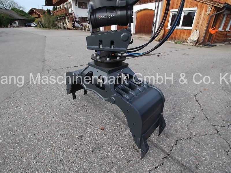 Menzi Muck UG 06 Universalgreifer