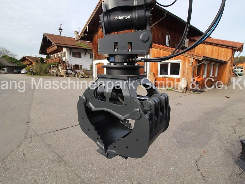 Menzi Muck UG 06 Universalgreifer