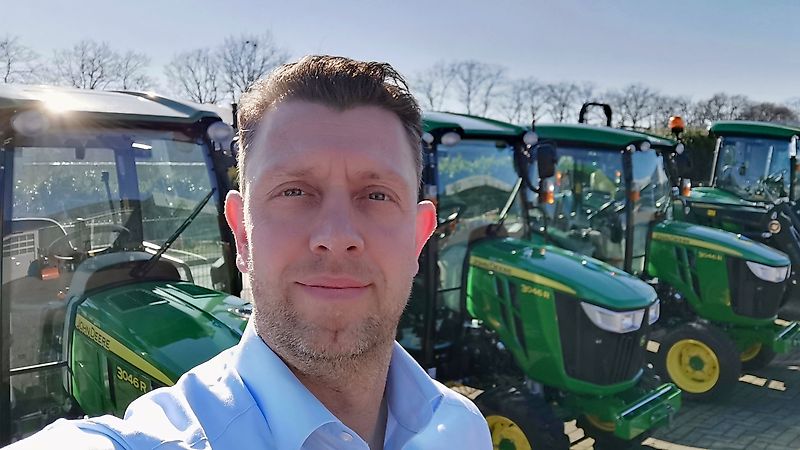 Kontaktpersona Kungs Bernard Grave